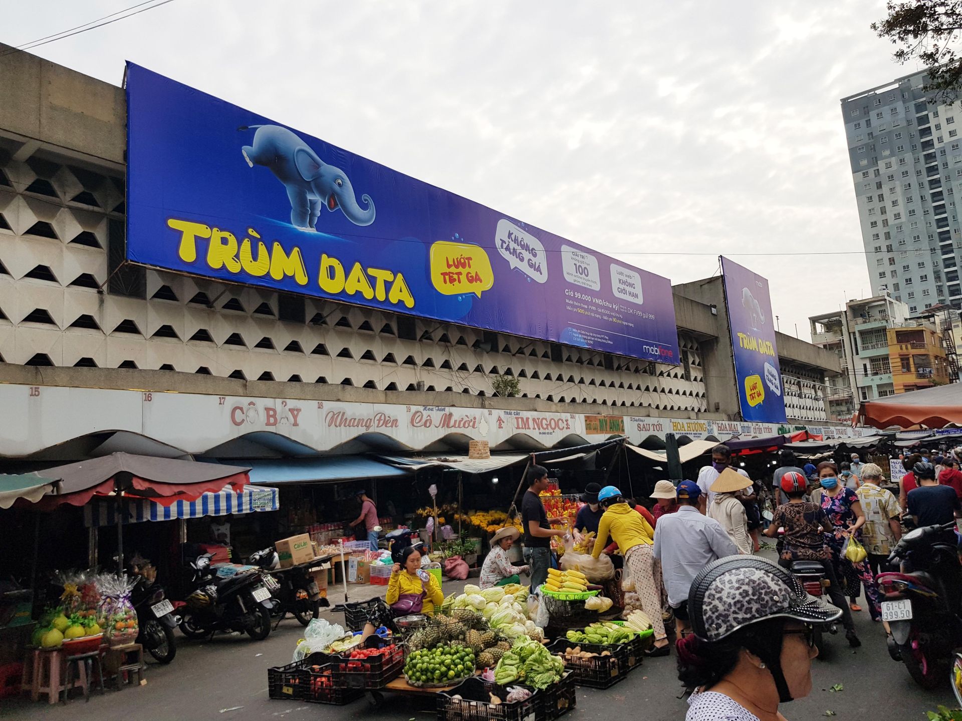 Chợ Xóm Chiếu (3)