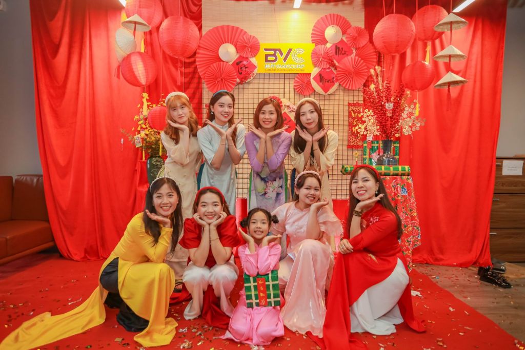 team butvangcorp tết 2024